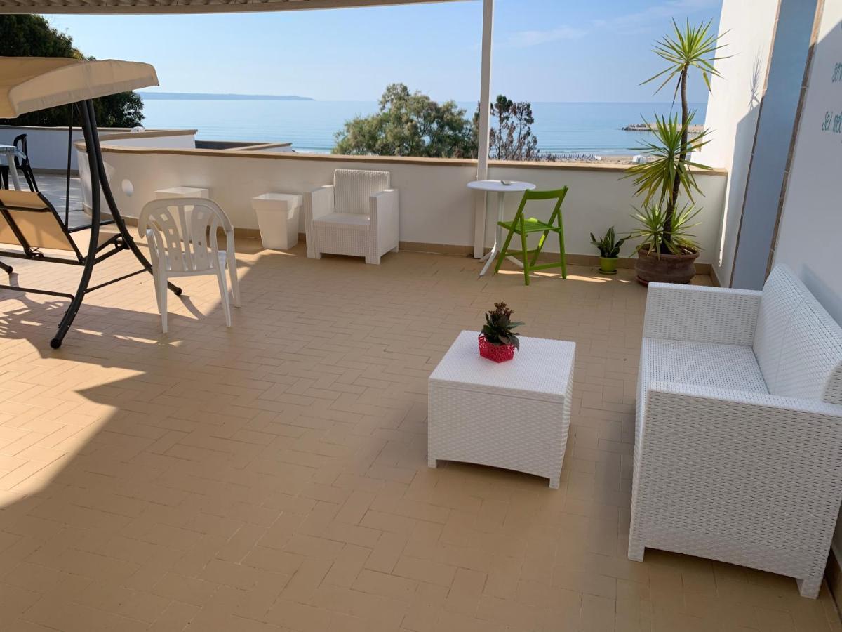 La Bussola Hotel Porto Palo Exterior foto